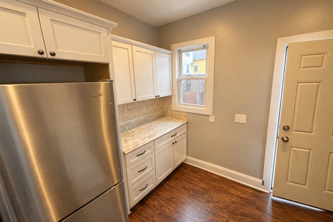 Building Photo - Mason St Duplex