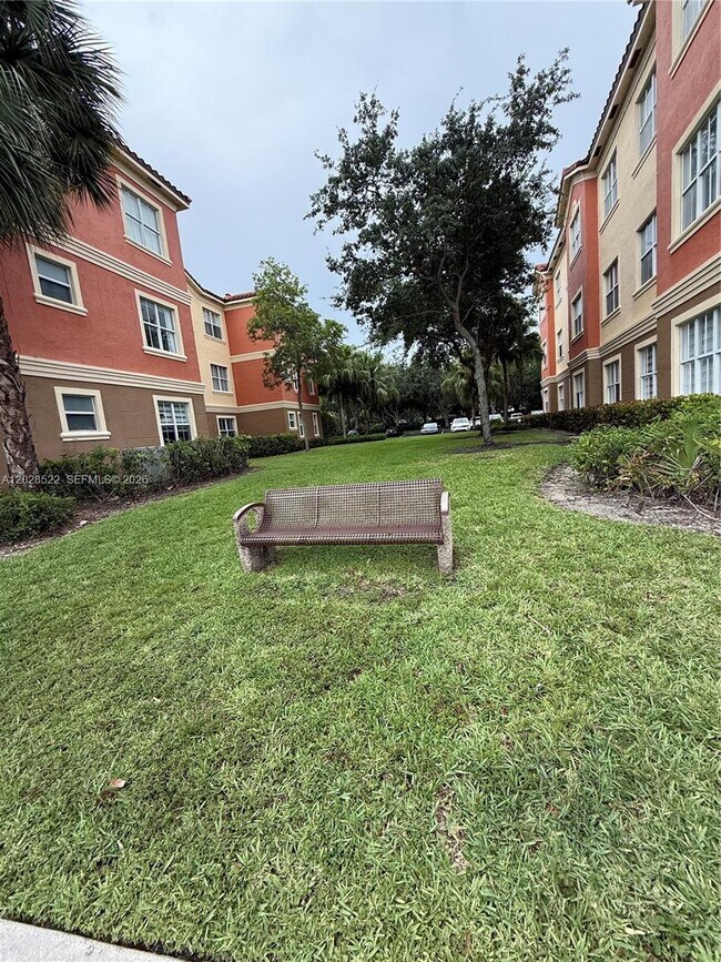 Building Photo - 4704 SW 160th Ave