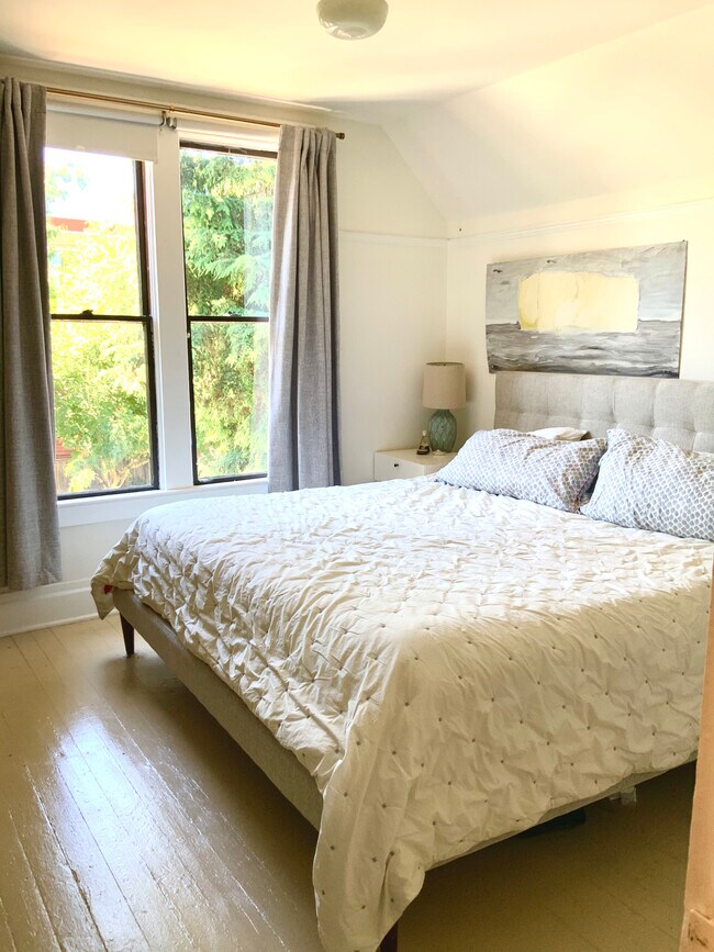 2nd floor bedroom 4 - 4214 N Albina Ave