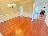 Building Photo - Beautiful 4Bed/2.5 Bath Home in Wren Creek!