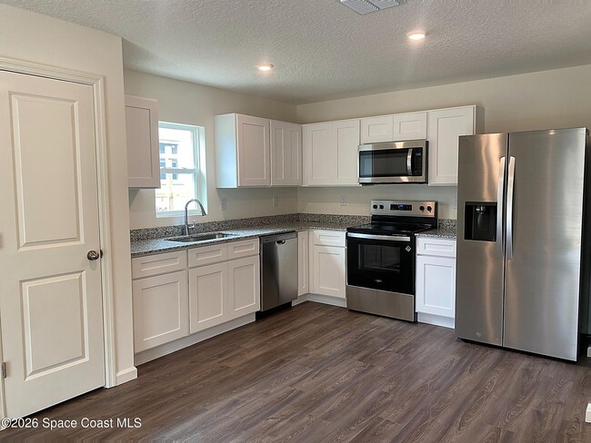 Building Photo - 812 Brookfield St SE