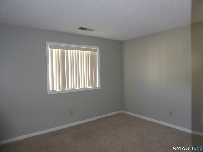 Building Photo - 140 Thompson St