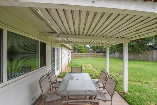 Building Photo - 4631 Lochshin Dr