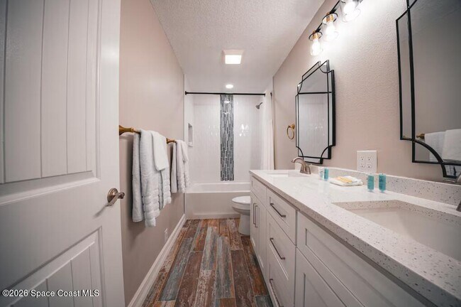 Building Photo - 208 Seminole Ave W