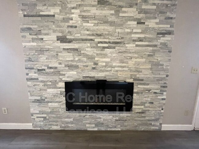 Building Photo - 3603 Willow Springs Dr