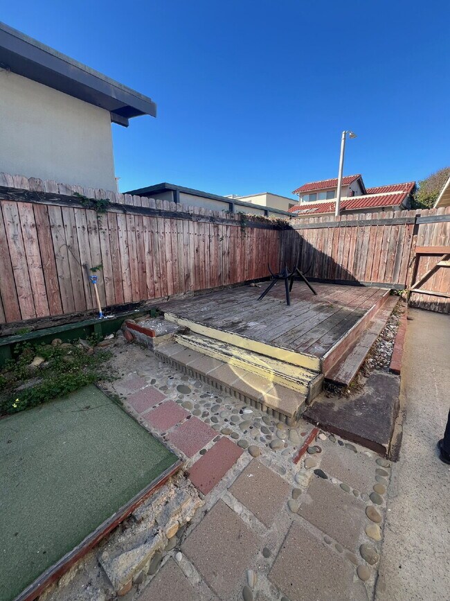 Building Photo - 1132 Dover Ln