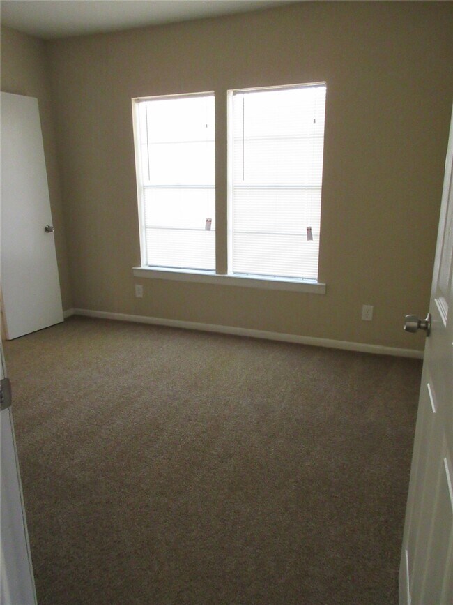 Building Photo - 12806 Flaxseed Way