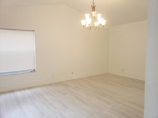 Building Photo - 719 Stanton Dr