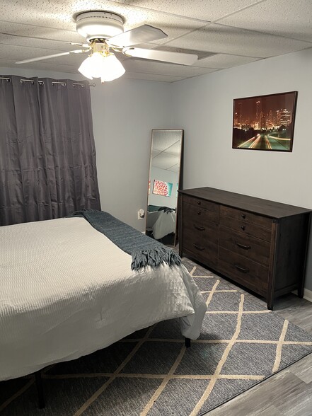 Bedroom 2 - 2013 Addison Rd NE