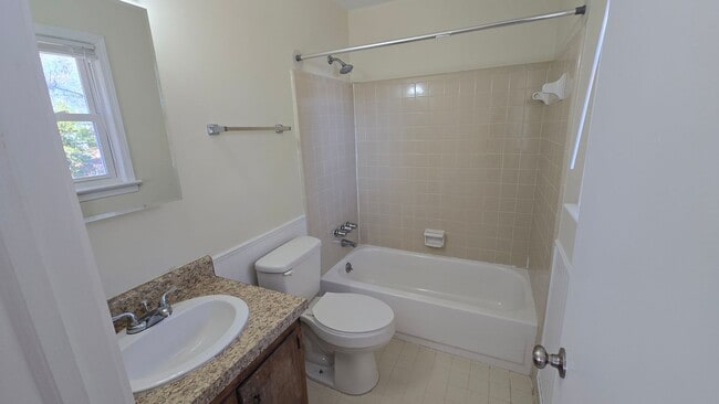 Building Photo - West Columbia