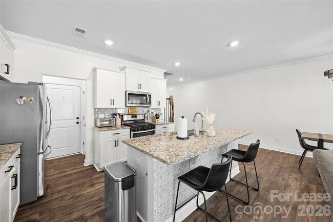 Building Photo - 616 Altamonte Dr