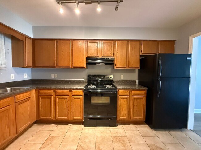 Building Photo - Inglewood Duplex Available Now!