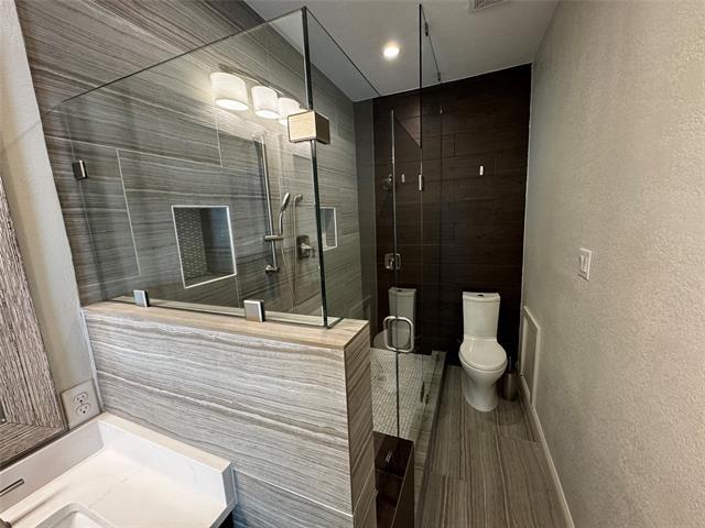 Building Photo - 2506 Wedglea Dr