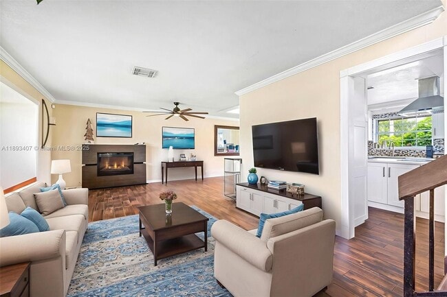 Building Photo - 16530 Royal Poinciana Ct