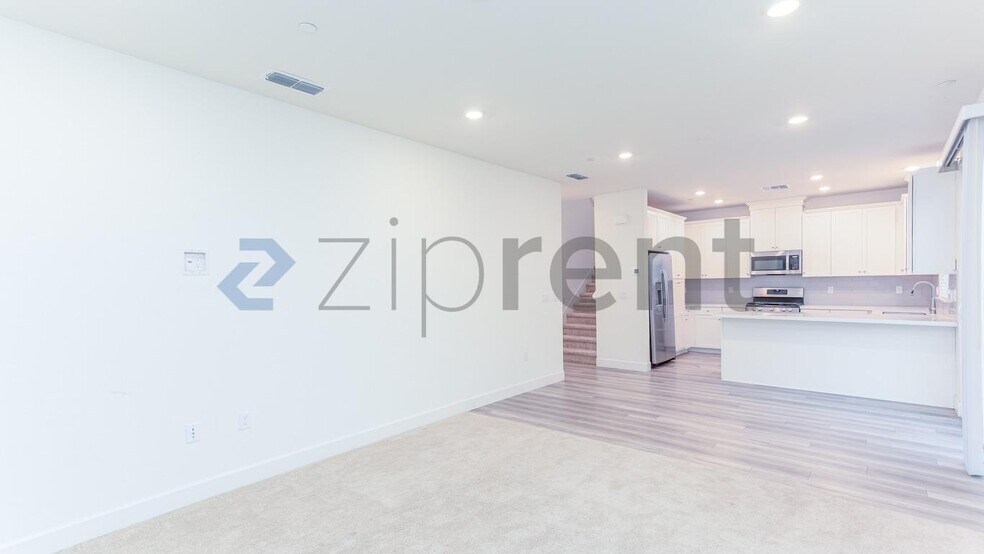 Building Photo - 3500 Nuestra Ave