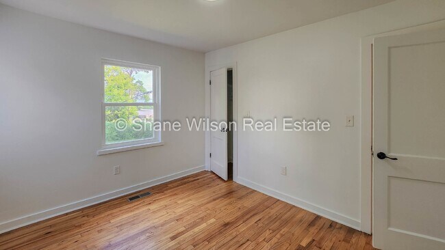 Building Photo - 3 BR / 1 BA East Ridge home for lease!