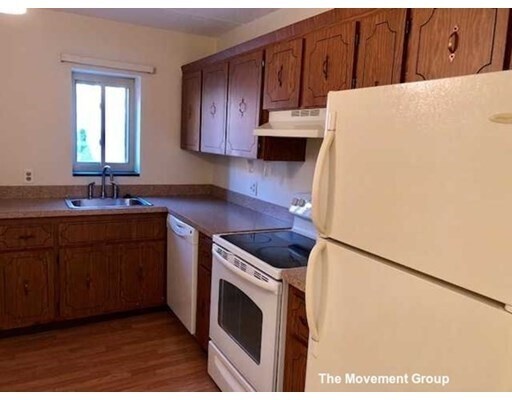 Building Photo - 288 Main St