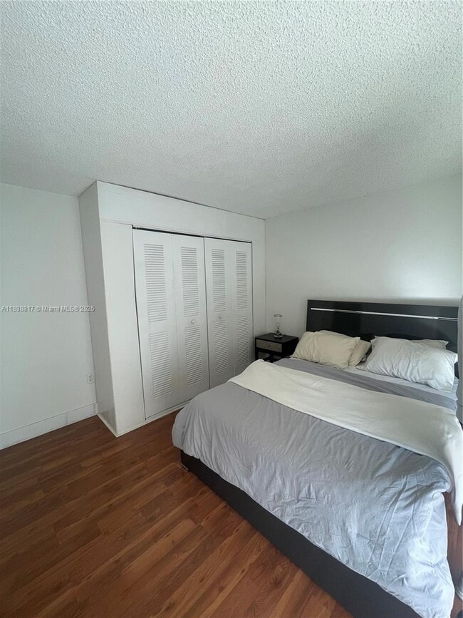 Building Photo - 5330 SW 77th Ct