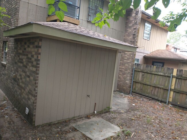 Building Photo - 7856 Sand St