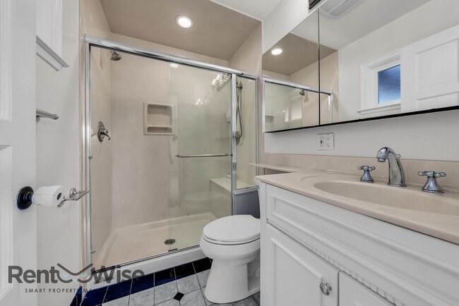 Building Photo - 1951 Heath Dr