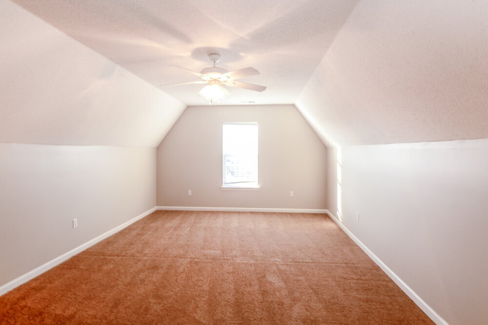 Building Photo - 2104 Eubanks Ln
