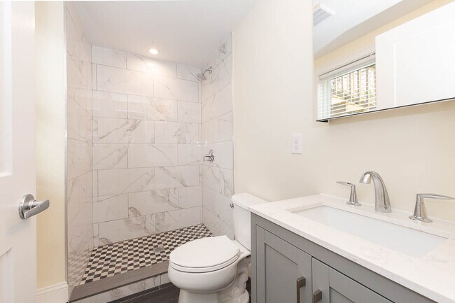 Building Photo - 59-59 Catherine St