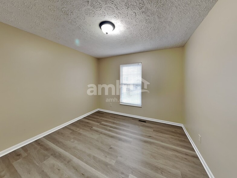 Building Photo - 4626 Laurel View Dr