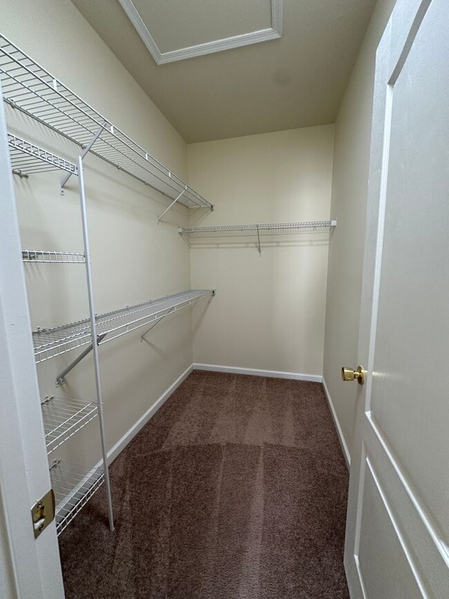 Building Photo - 214 Kintyre Ln