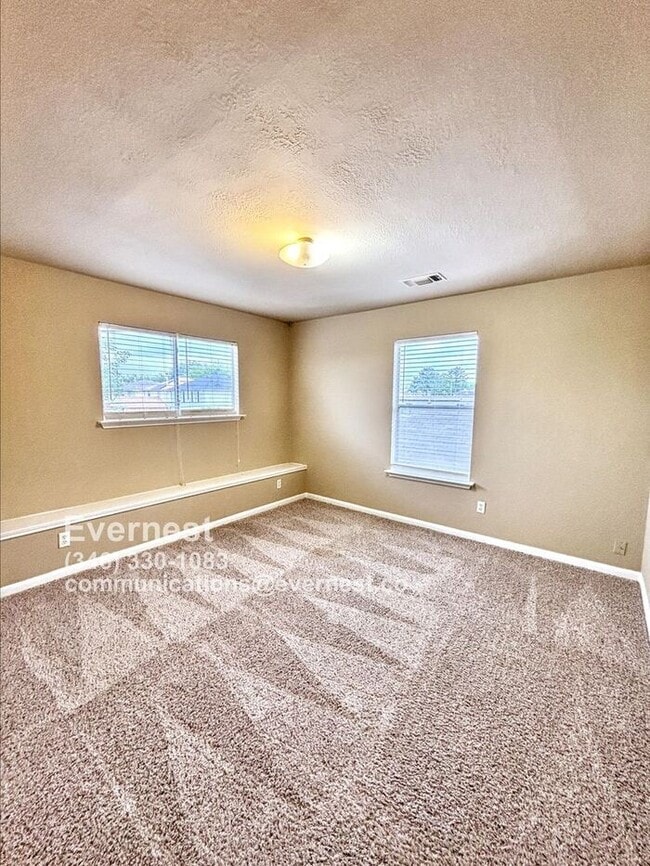 Building Photo - Beautiful 4-Bedroom Corner Lot Home in a P...