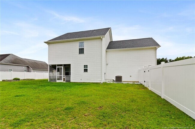 Building Photo - 118 Newport Ct