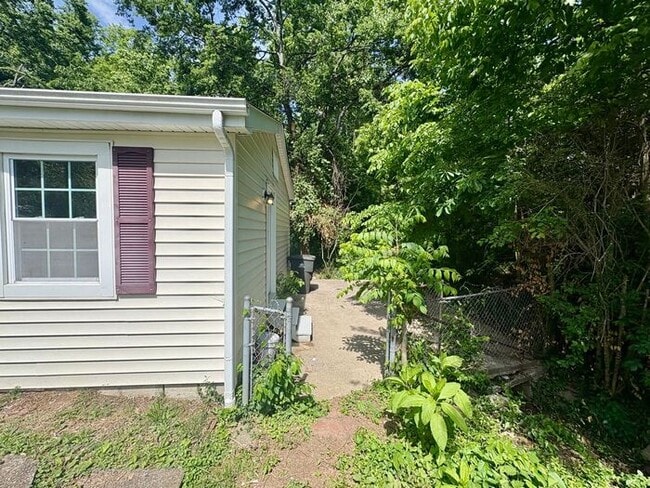 Building Photo - 3 Bed /2.5 Bath East Nash!