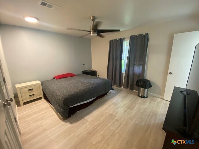 Building Photo - 2701 W Scott Blvd