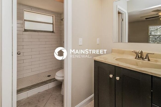 Building Photo - 3 Bedroom Pet-Friendly Home in LONGWOOD, F...