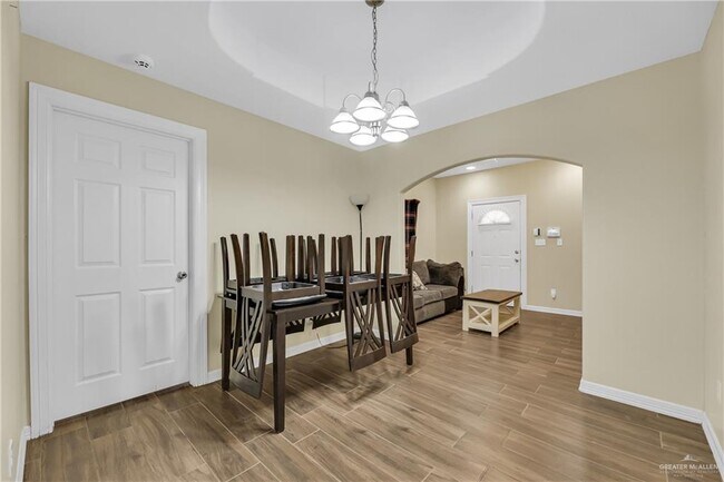 Building Photo - 12 Diaz Ave