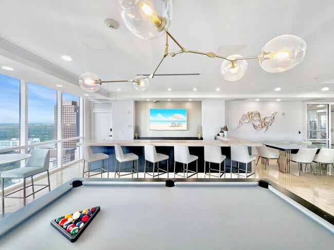 Building Photo - 511 SE 5 Ave