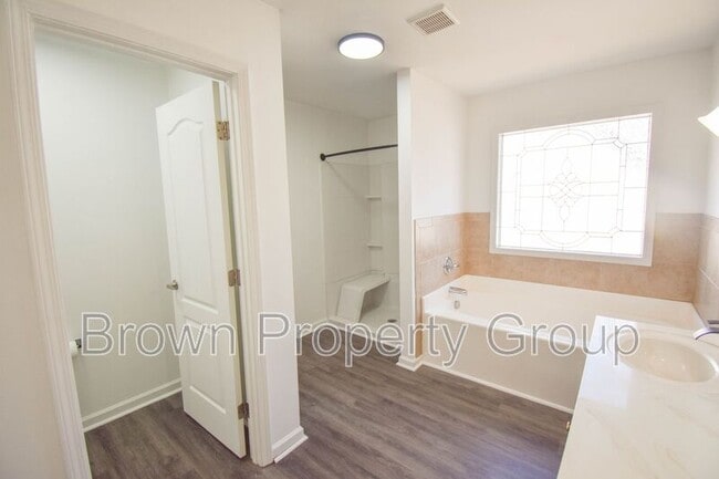 Building Photo - 51 Craven Ct