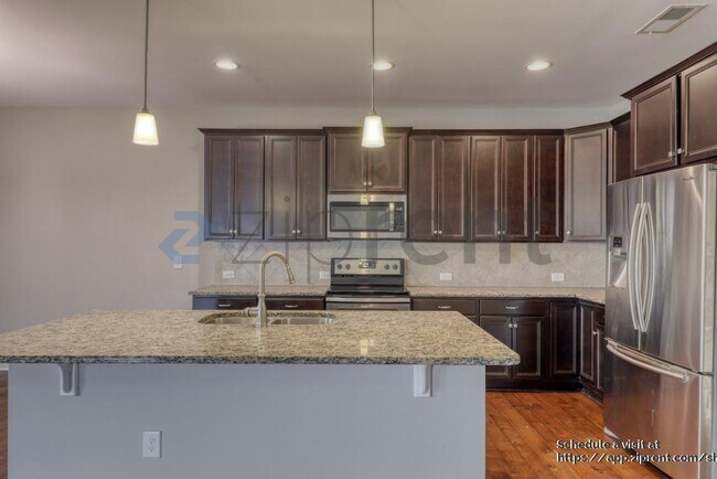 Building Photo - 268 E Webber Ln