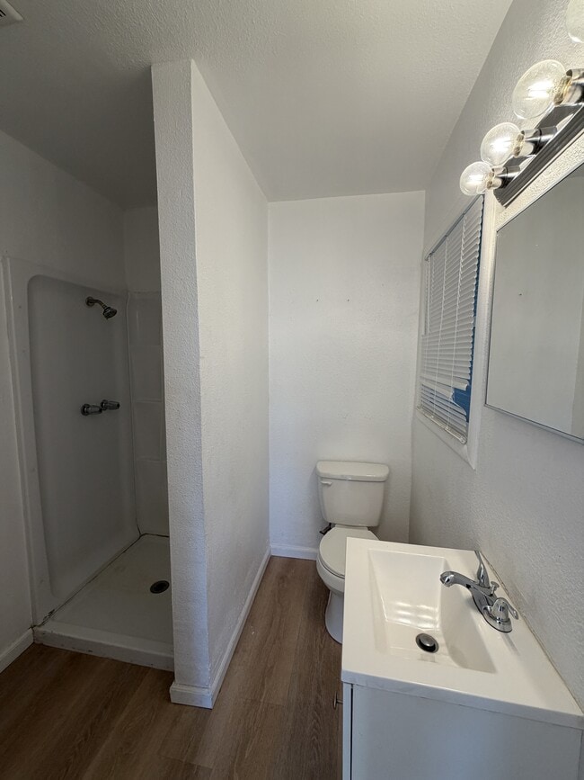 Building Photo - 1534 Melrose Ave