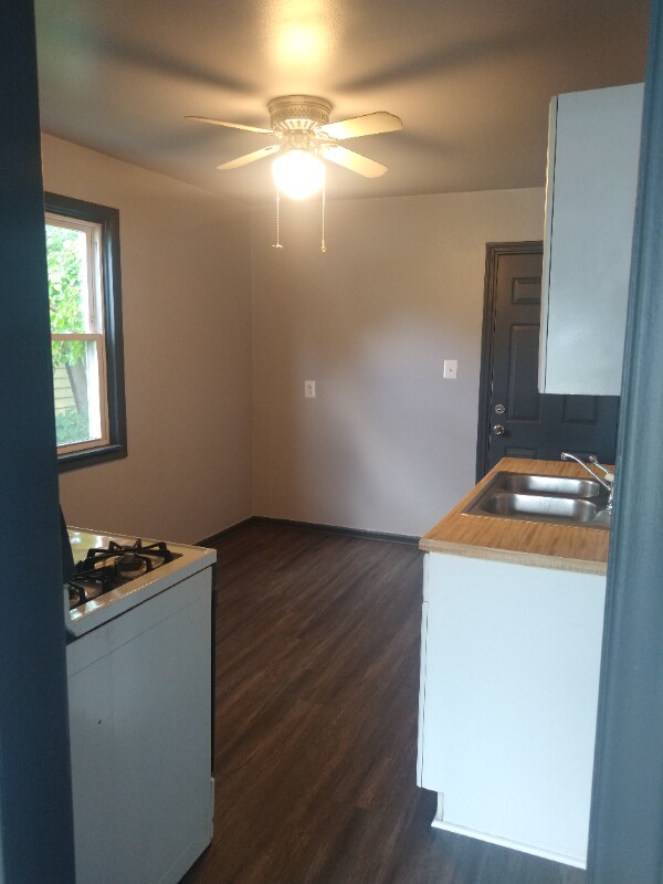 Building Photo - 21054 Ehlert Ave