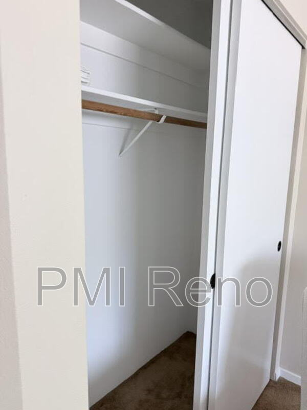 Building Photo - 744 Diogenes Dr