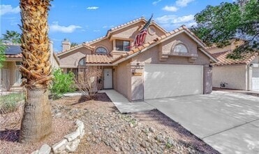 Building Photo - STUNNING 4 BEDROOM 3 BATH, 2 STORY HOME WI...