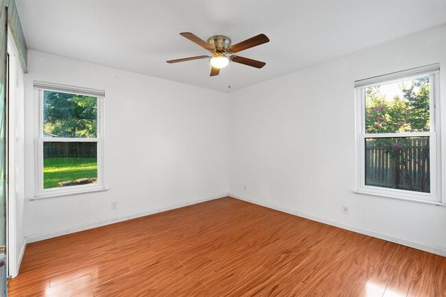 Building Photo - 508 Harway Ct