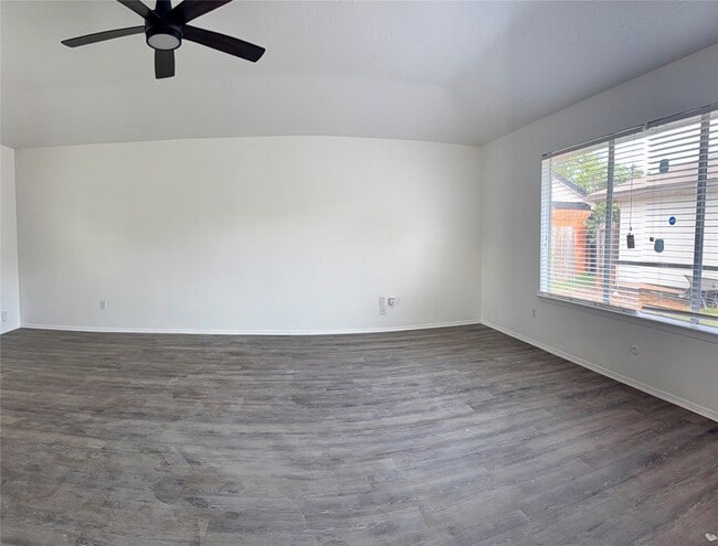 Building Photo - 13035 Bassford Dr