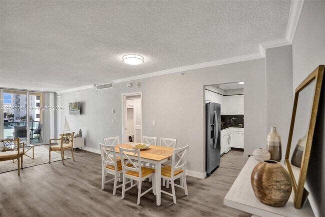 Building Photo - 2501 S Ocean Dr