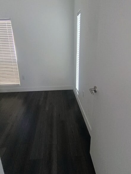 Building Photo - 3653 W 58th Pl