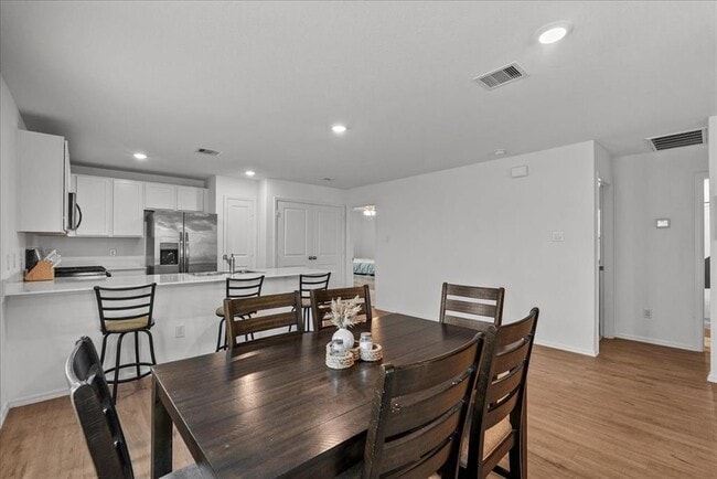 Building Photo - 9043 Estes Lks Dr