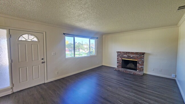Building Photo - 6013 Brett Dr