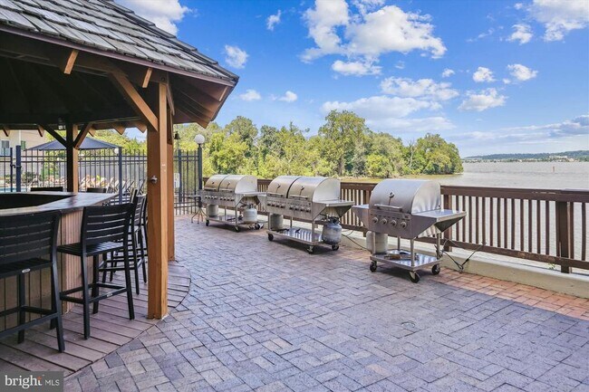 Building Photo - 501 Slaters Ln