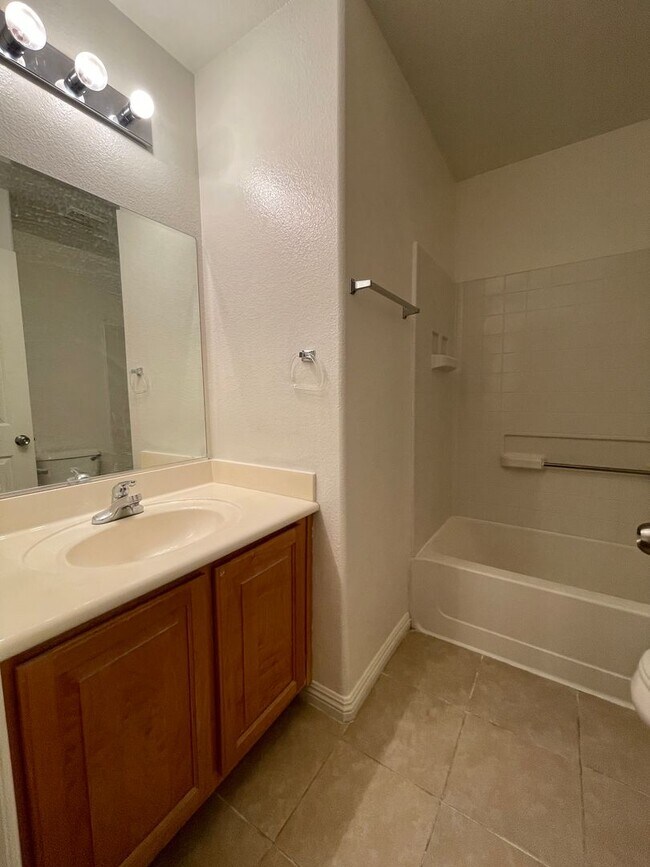 Building Photo - Great 3 bedroom Townhome Available Soon!