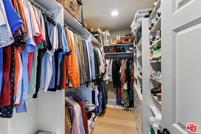 Building Photo - 28905 W Beach Ln